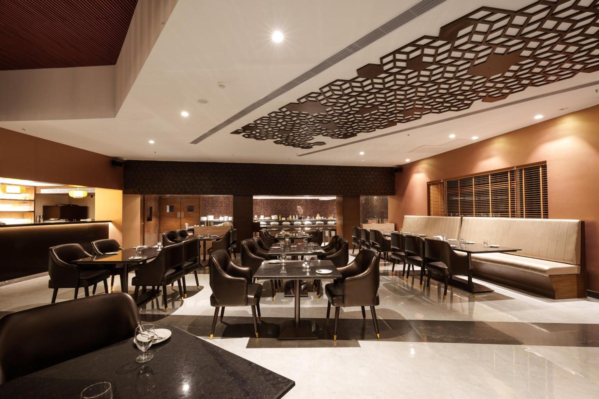 Pharos Hotels Madras Buitenkant foto