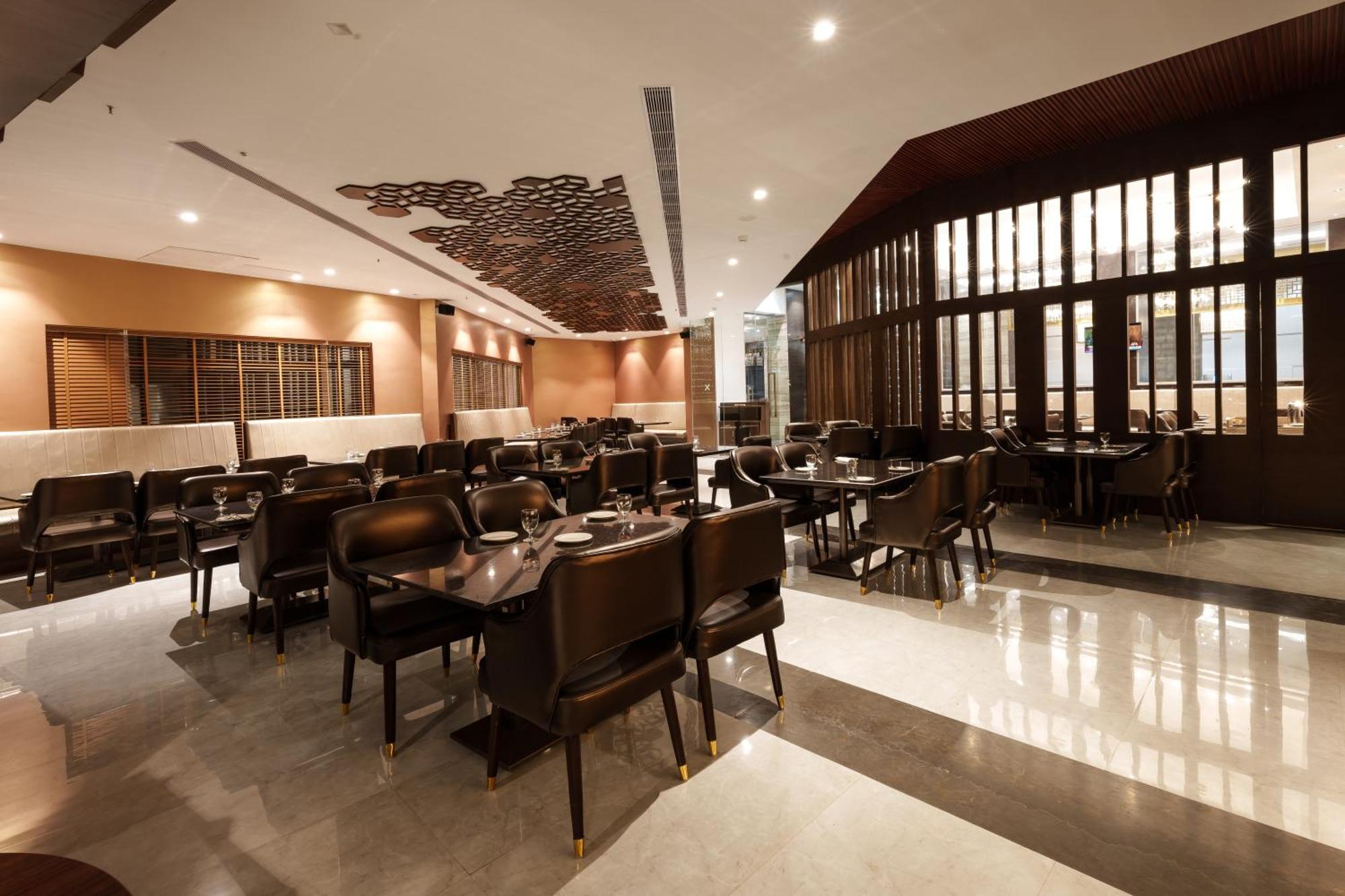 Pharos Hotels Madras Buitenkant foto