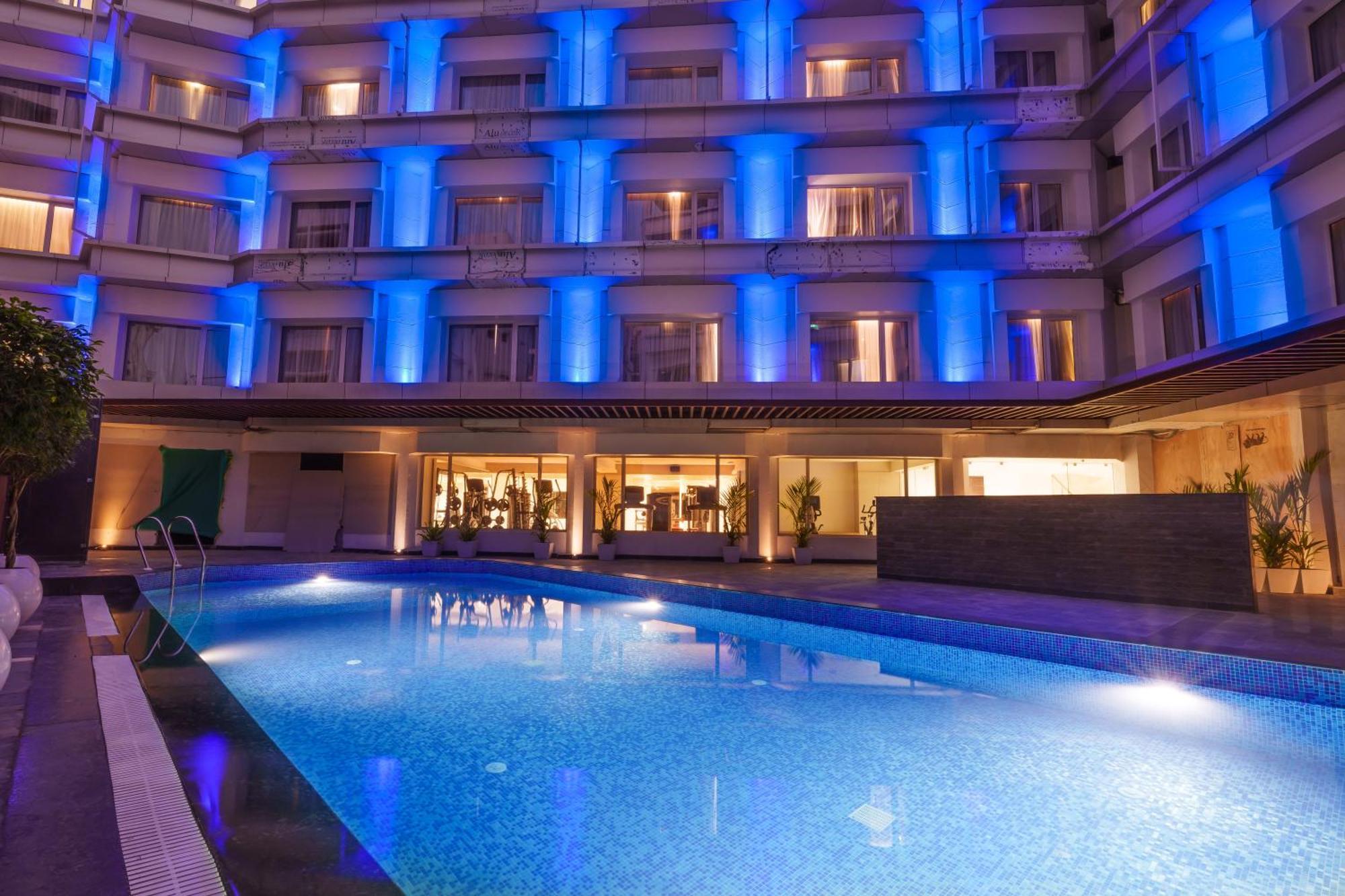 Pharos Hotels Madras Buitenkant foto