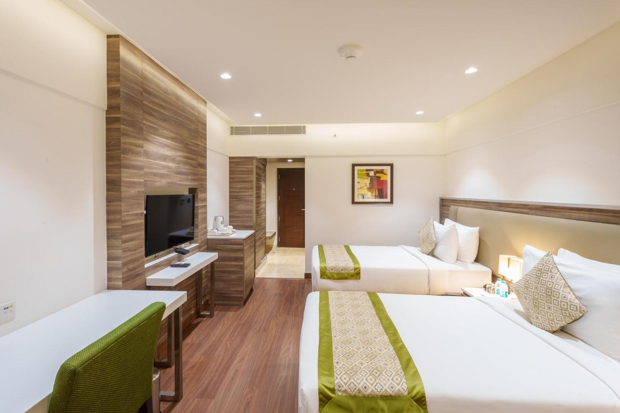 Pharos Hotels Madras Buitenkant foto